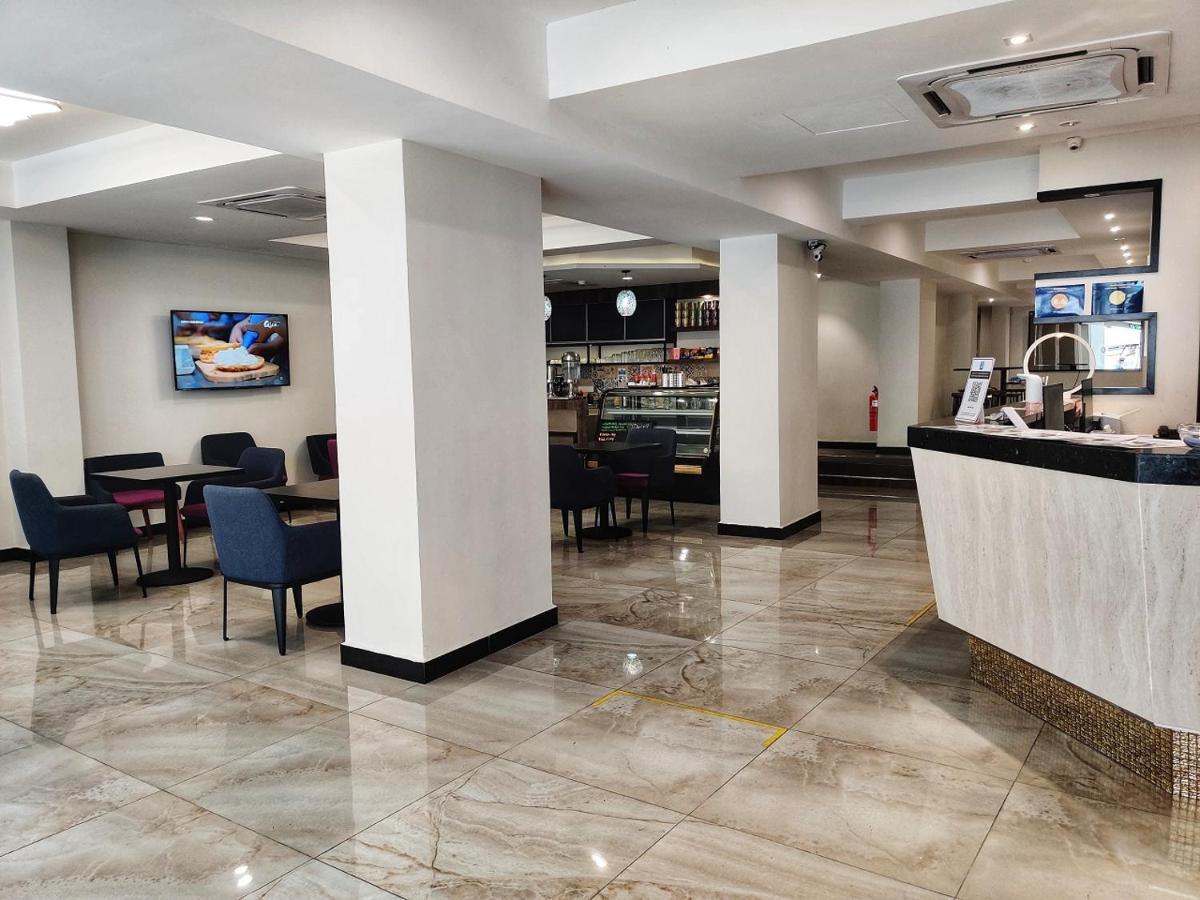 Meriton Inn Kuantan Bagian luar foto