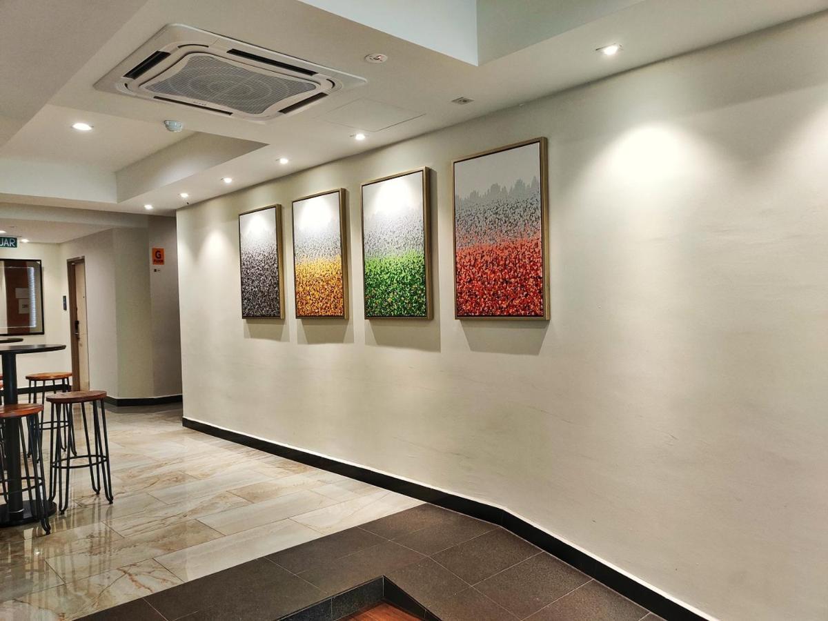 Meriton Inn Kuantan Bagian luar foto
